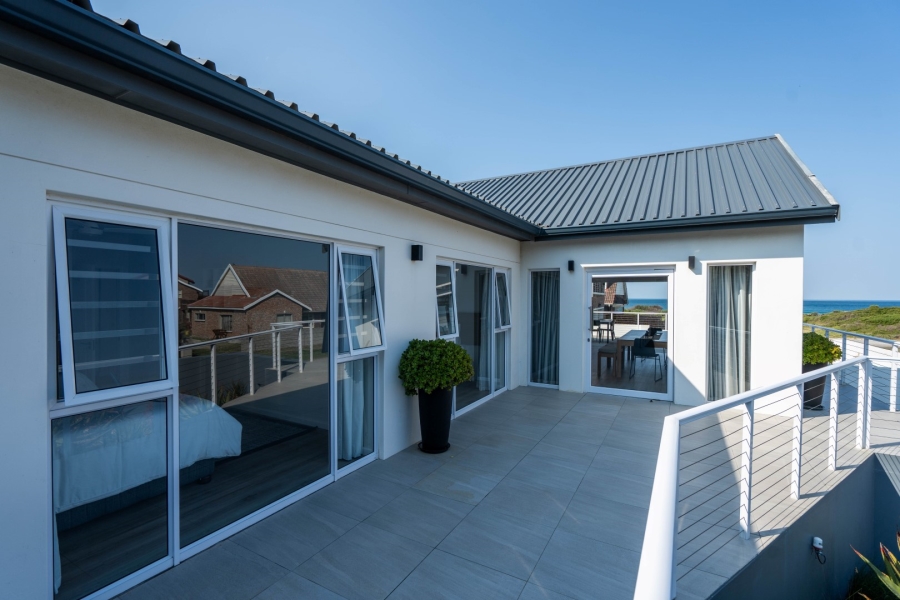 4 Bedroom Property for Sale in West Beach Eastern Cape